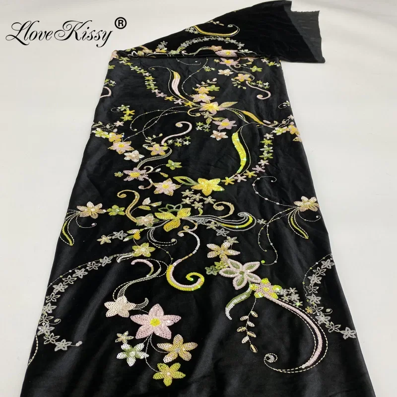 Velvet Fabric Embroidery - Nuovo ricamo in velluto nero autunno