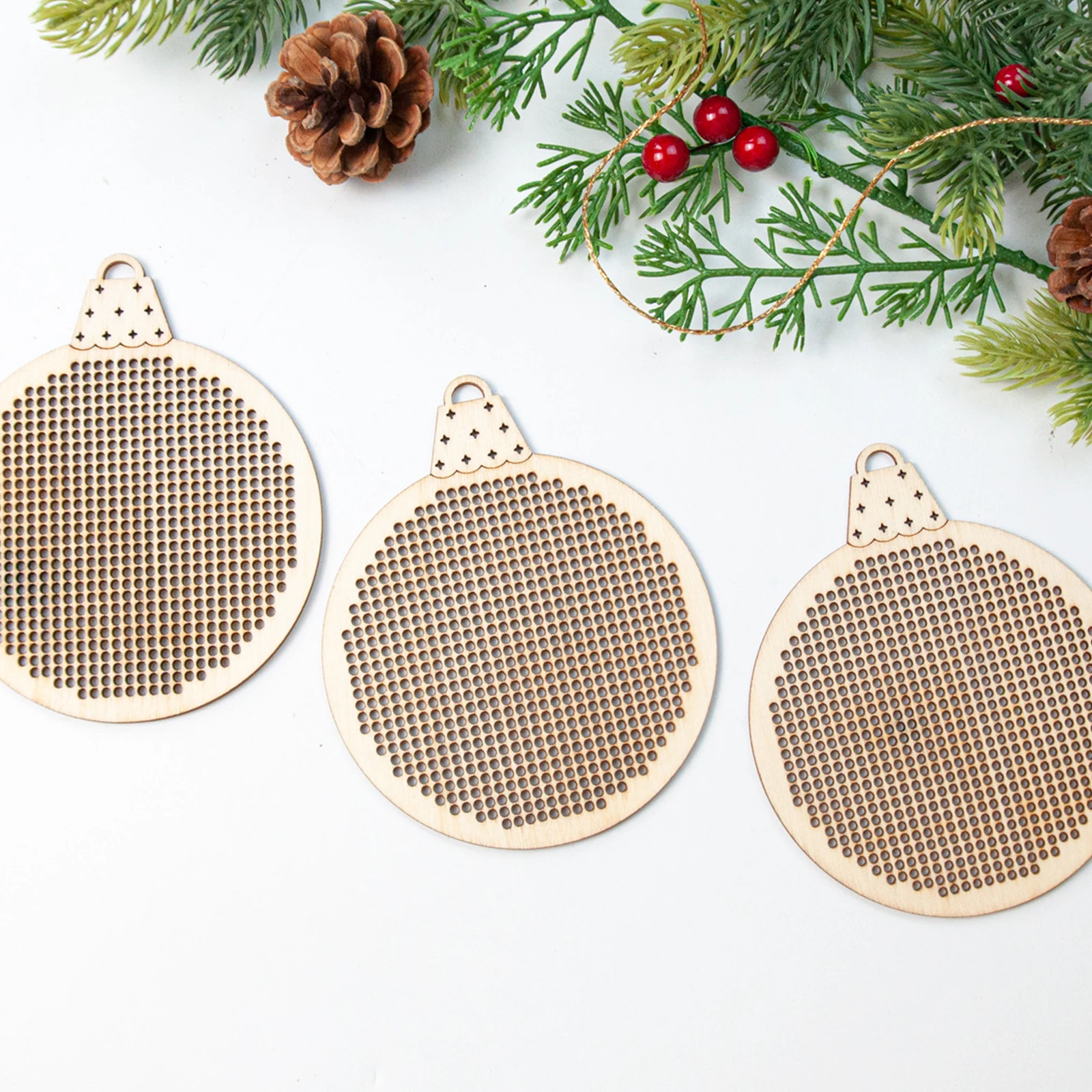 12 Pezzi di Pendenti in Legno  - Embroidery Xmas Decorations recensione e prezzo