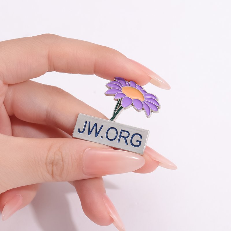 Spilla smaltata JW.ORG con fio - Embroidery Jesus recensione e prezzo