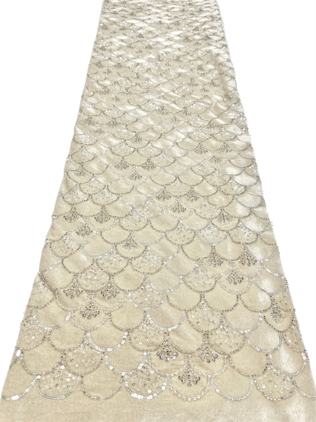 Tessuto in Velluto Ricamato co - Velvet Fabric Embroidery recensione e prezzo
